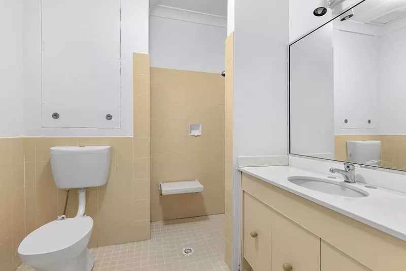 A private and quiet retreat overlooking lush green gardens. 