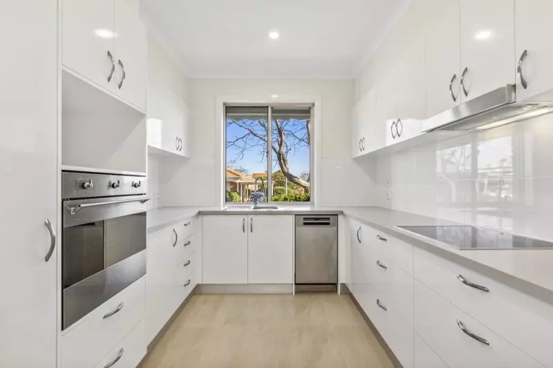 Newly refurbished 2-bedroom plus study villa