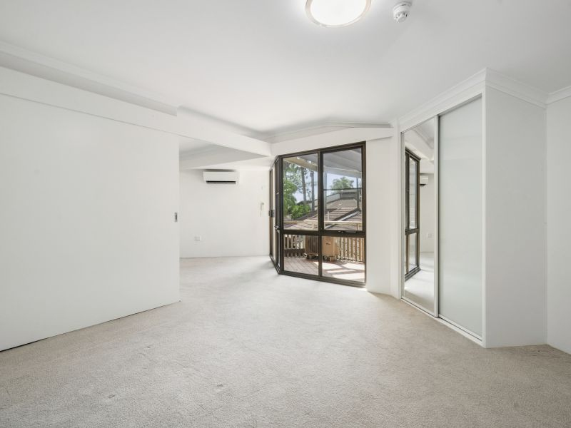 Privately set apartment with a peaceful, leafy aspect