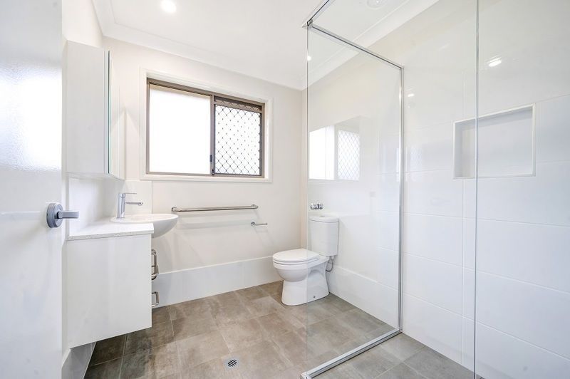 Convenient Retirement Living! Beautiful renovated unit.