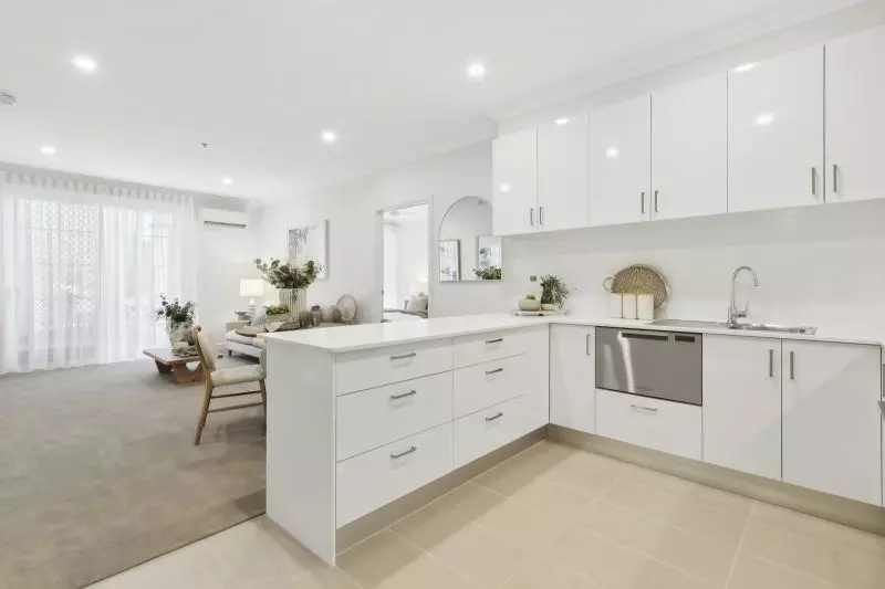 Large 2-bedroom, 2-bathroom ground-floor apartment