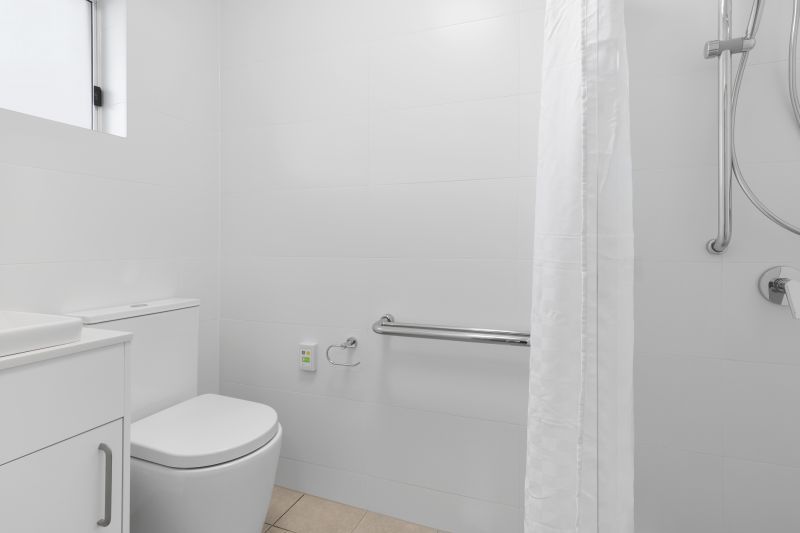 Beautifully renovated 1 bedroom unit with large open plan living/kitchen area