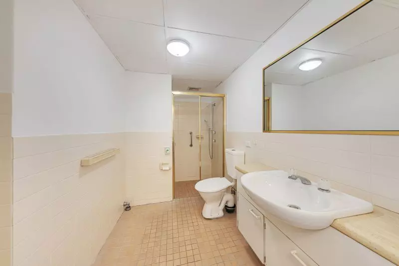 Recently updated Excellent Studio Apartment