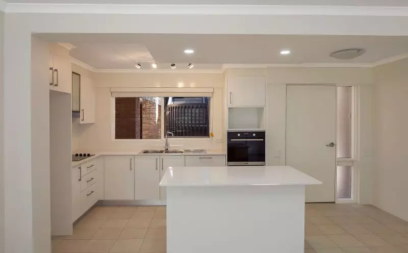 Modern spacious ground floor one bedroom unit