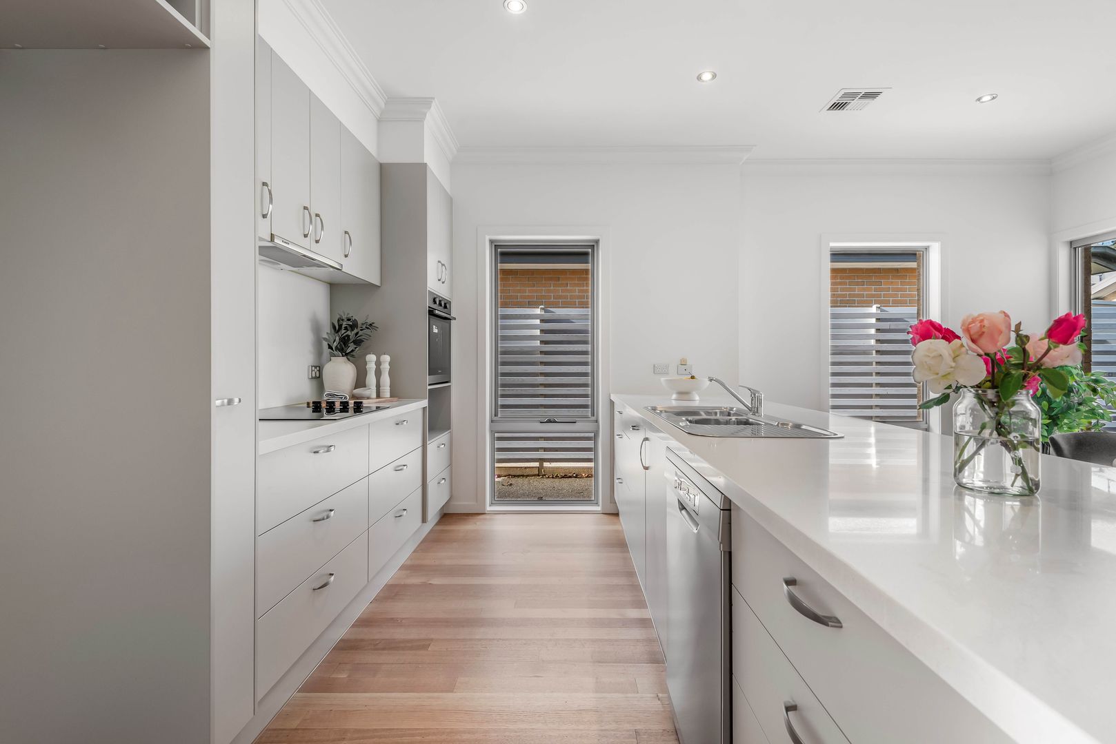 Modern 2 Bedroom Villa in a Peaceful Dingley Village Setting