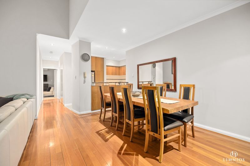 Top Floor with City Vistas!