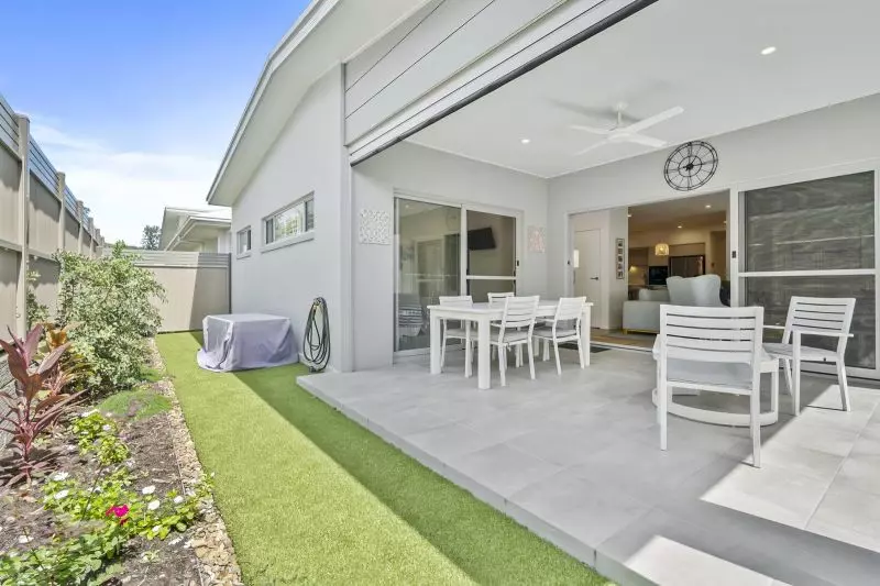 Established Sequoia IN IMMACULATE CONDITION