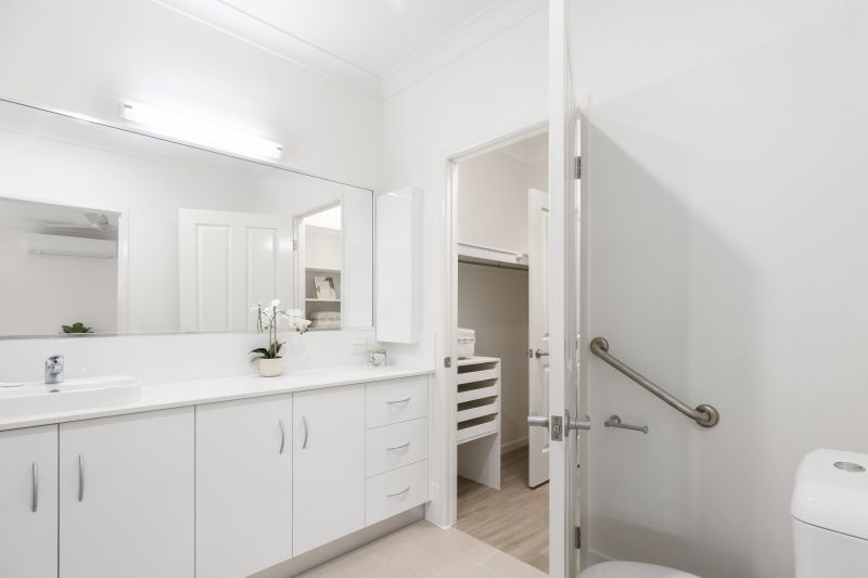 Open-plan unit with fully fenced backyard