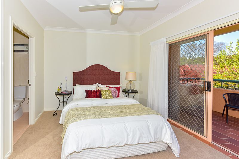 One-bedroom apartment with enclosed sunroom