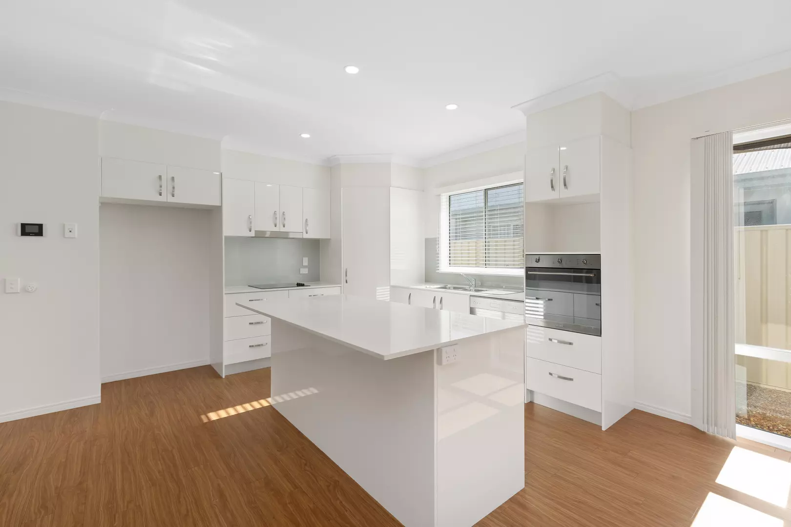 Home 95 | Lakeside Living