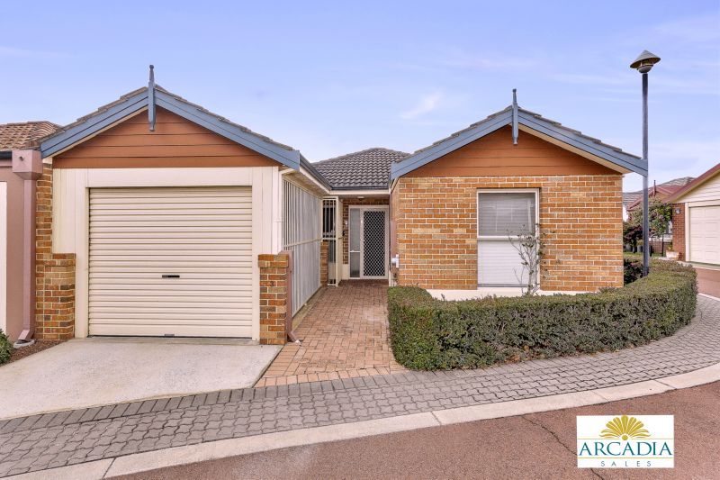 ARCADIA WATER MADDINGTON - Ideal Location, Close to Clubhouse, 2 Bedroom + Study