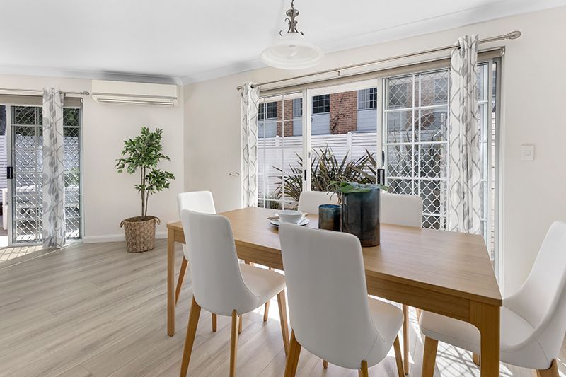 Rarely available newly renovated 2 bedroom, spacious, immaculately presented ground floor villa