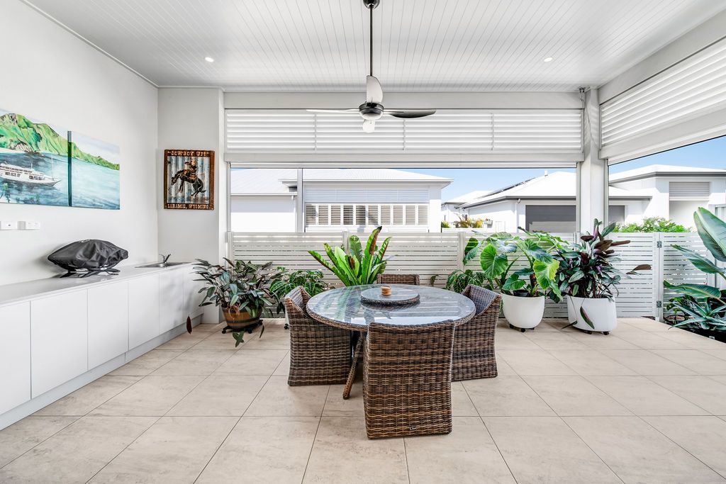 Large Villa on Corner Block with Visitor Parking !!!