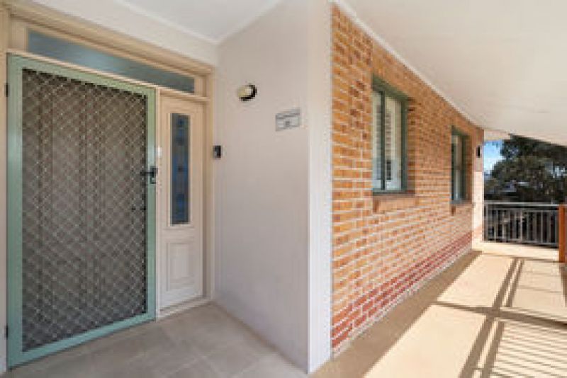 Stylish Upper-Floor Living with Bushland Outlook
