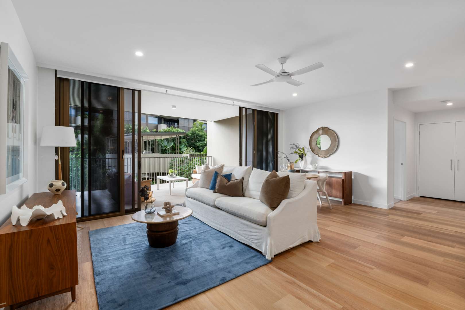 Stylish North-East Facing Apartment with Study