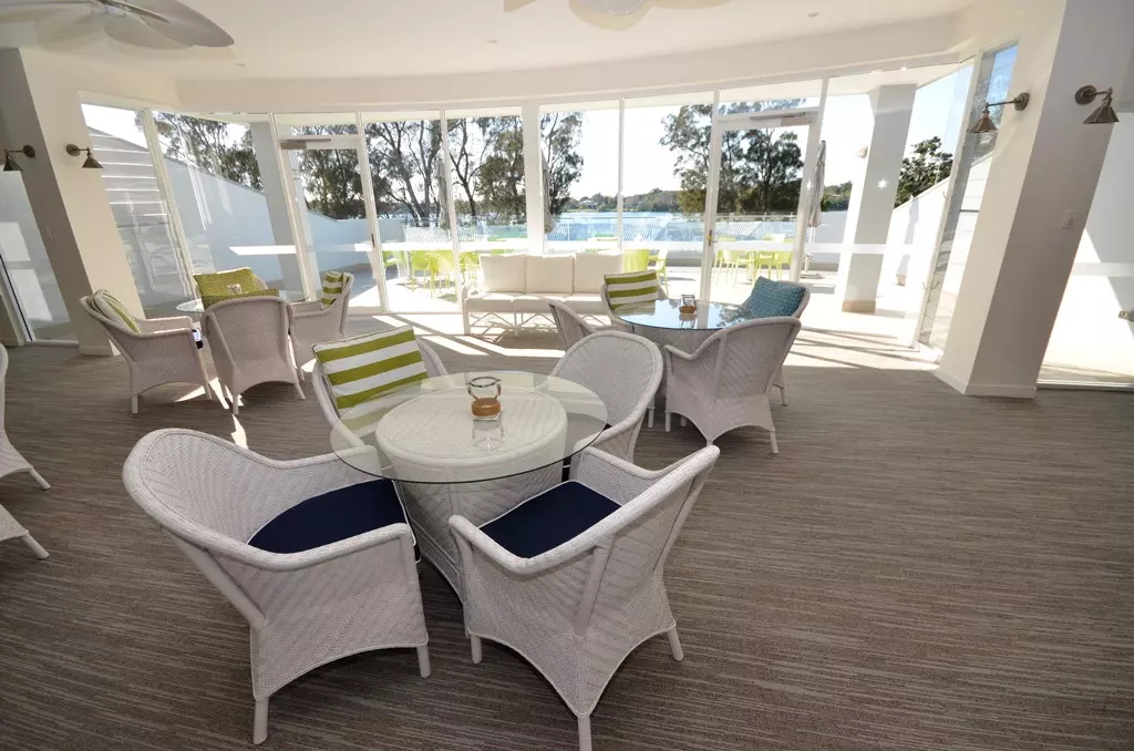 Palm Lake Resort – Tweed River is located on the waterfront at beautiful Barneys Point