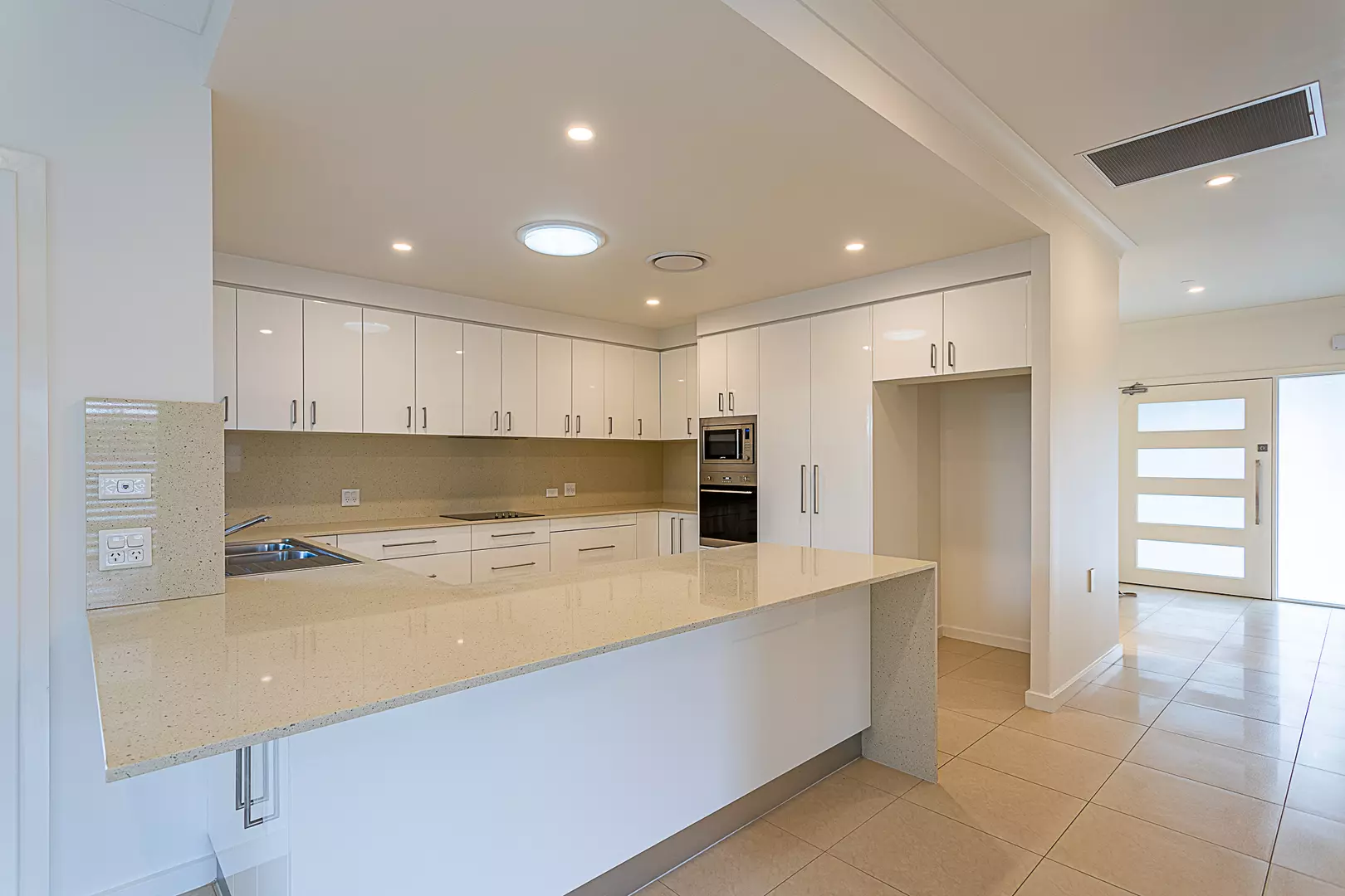 Cezanne III- by Palm Lake Resort Tea Gardens