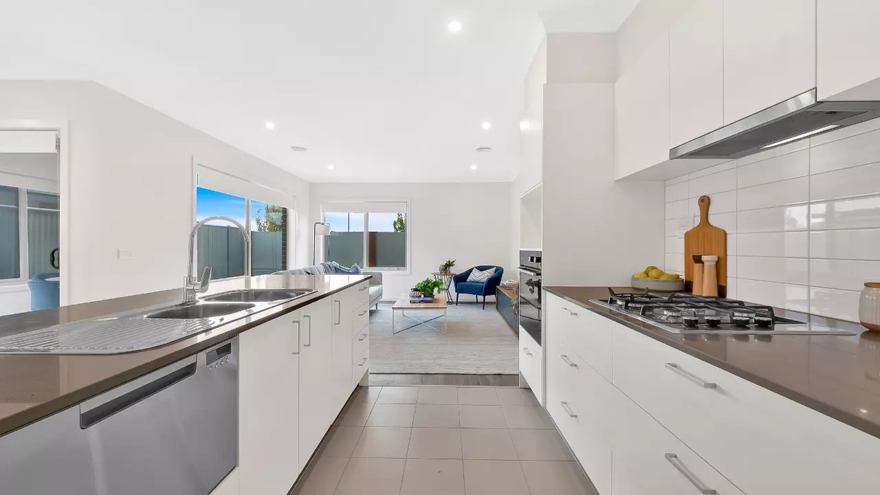 48/5 Harmony Chase, Clyde North