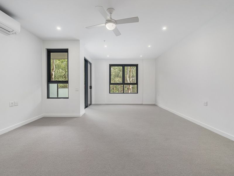 Ground Floor Apartment with Garden-View Balcony