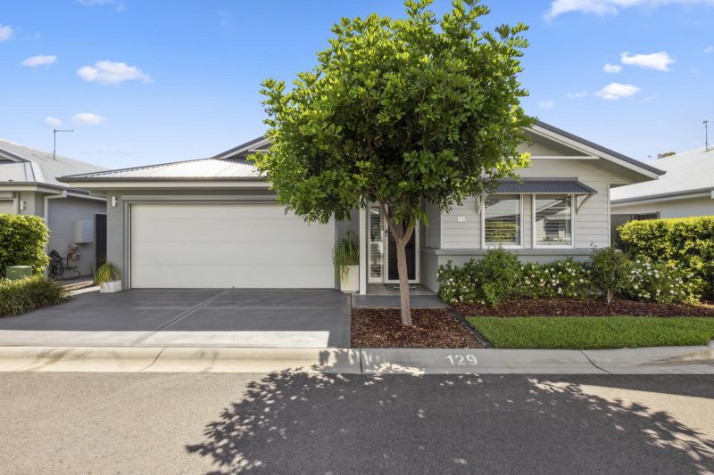 Elegant 3 Bedroom Home - Spacious and Bright!