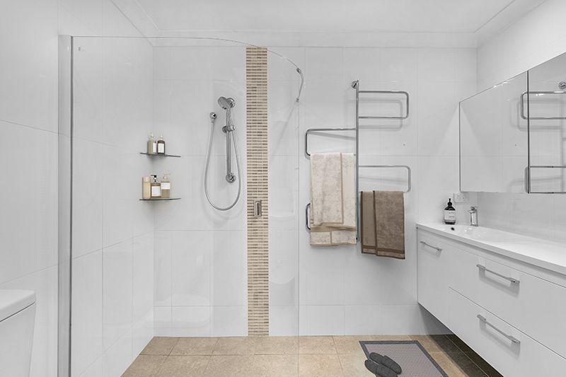 Rarely available 2 bedroom, spacious, immaculately presented ground floor villa