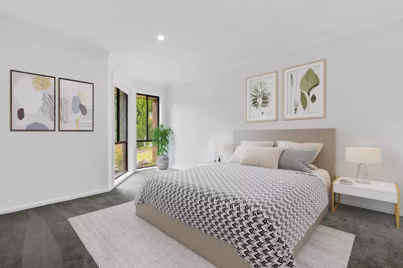 Peaceful Retreat with Garden, Deck and Spacious Garage