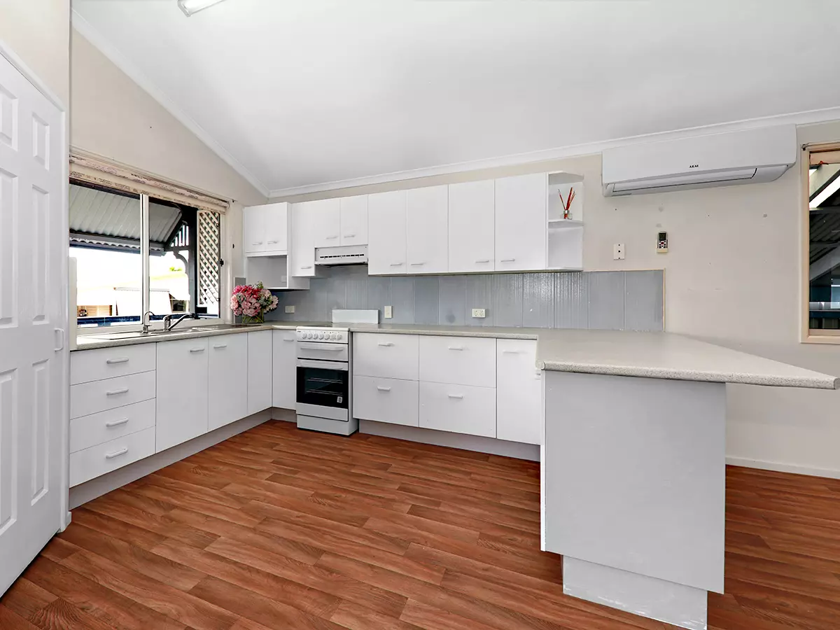 2 Bedroom Cottage - Corner Location - NEW Listing!