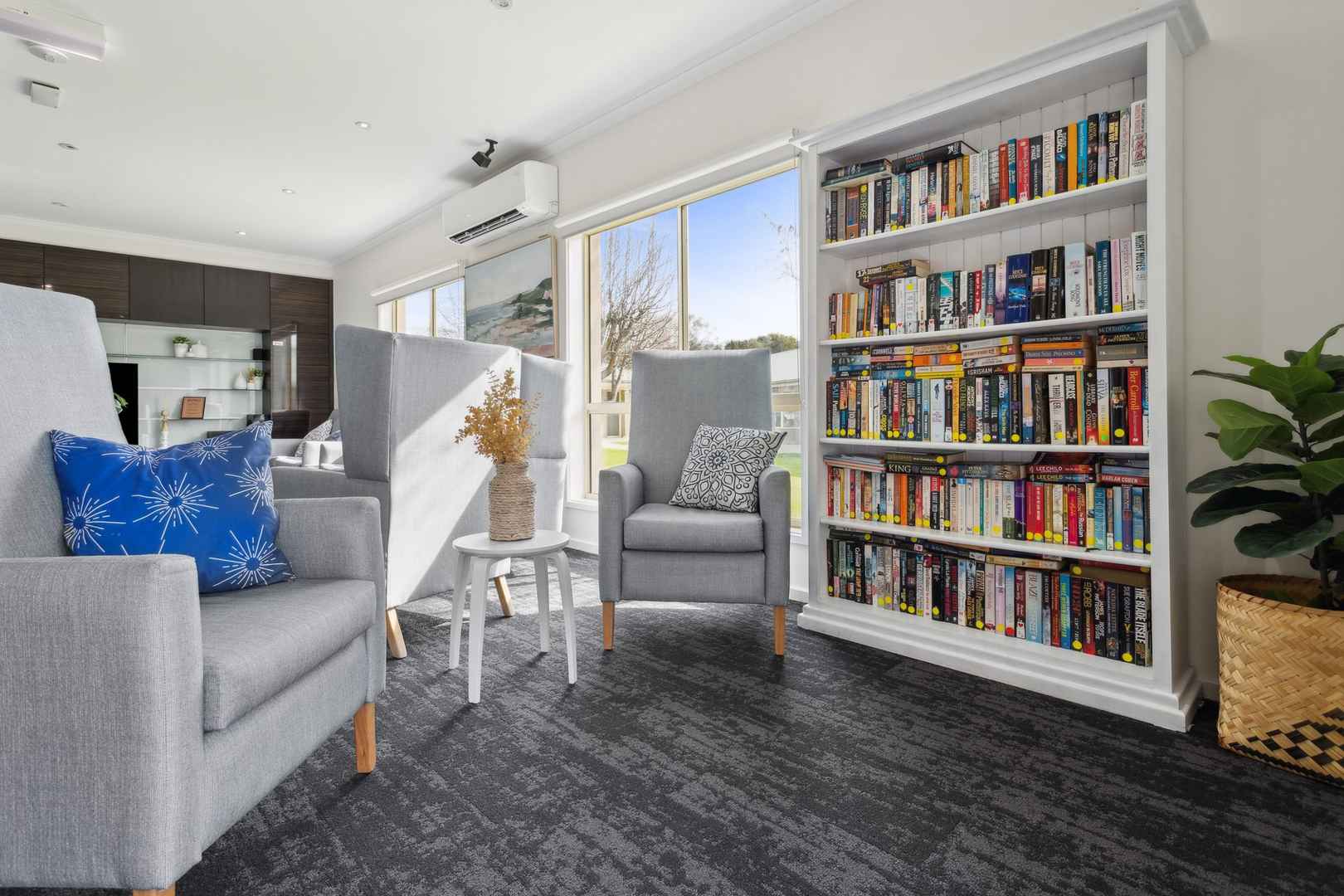 Beautifully Located Villa Near the Community Centre