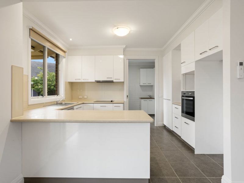 Refined Living with Seamless Outdoor Connection