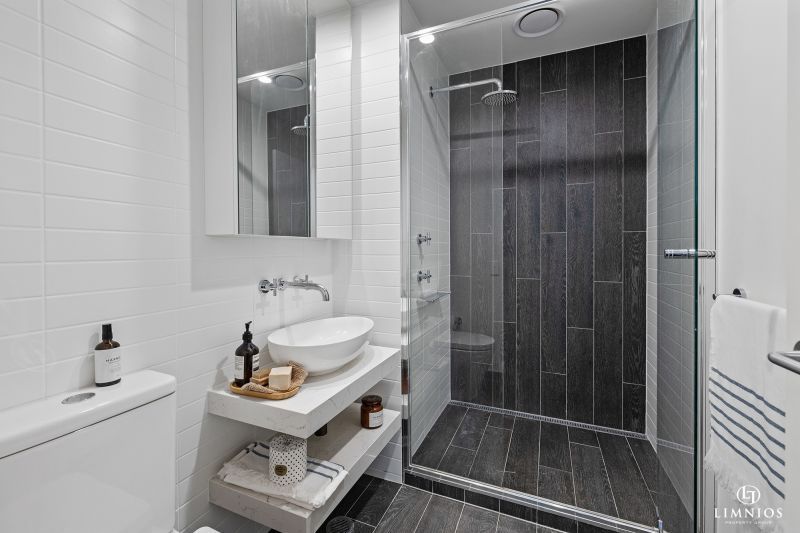 Contemporary Style Apartment in Perfect Location