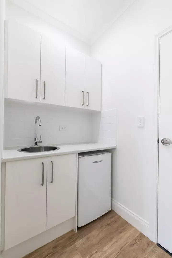 Spacious Care apartment with courtyard access