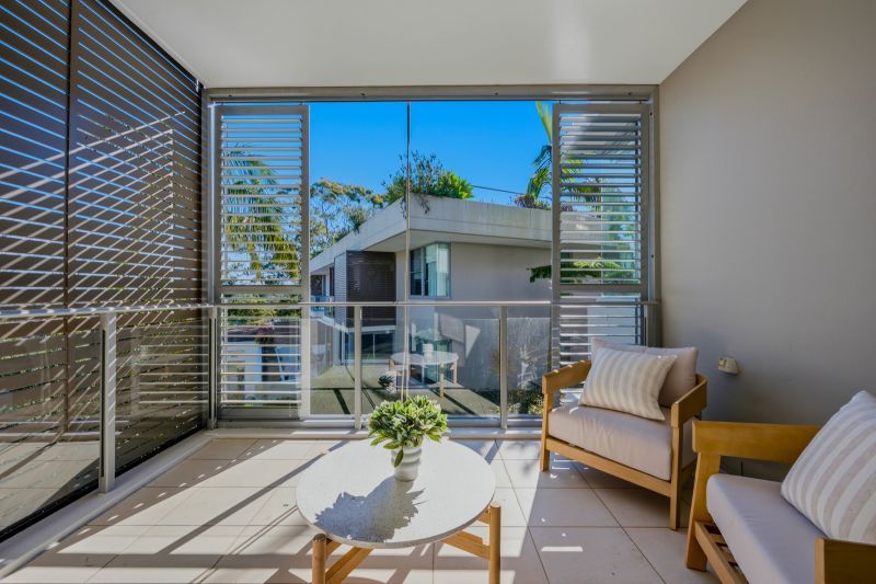 House-Like Proportions, Apartment Ease