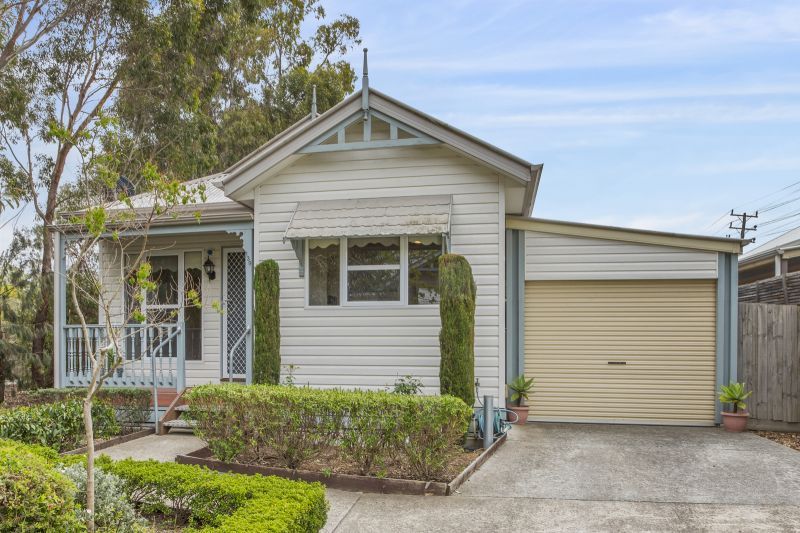 Charming Two Bedroom Cottage in Quiet Location