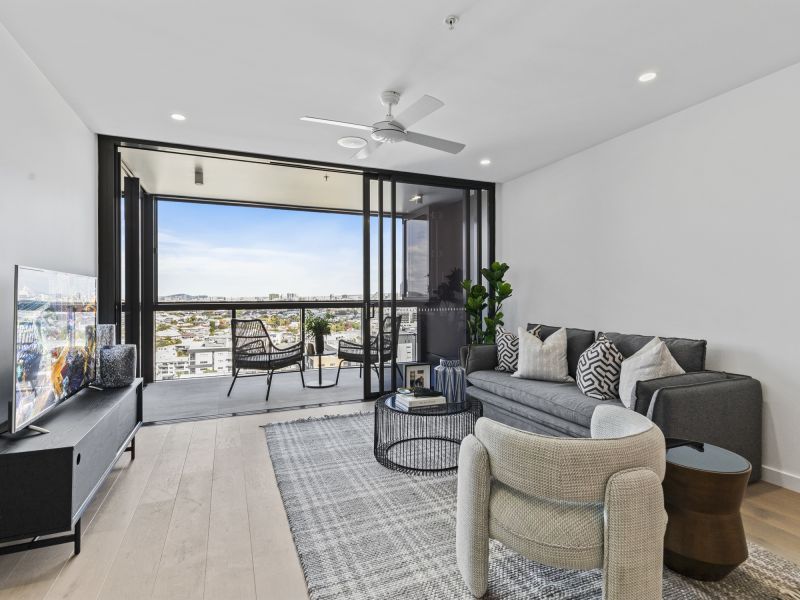 Bright, breezy and luxurious two-bed apartment