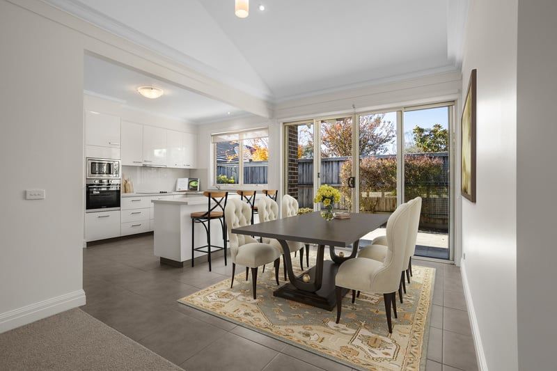 Relaxed And Modern Bayside Living