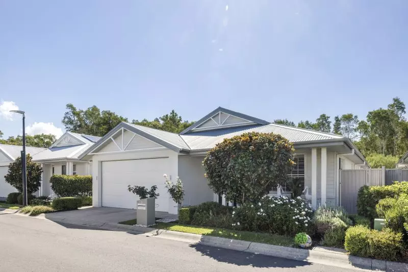 Light‑Filled Custom Home with Peaceful Greenspace Setting