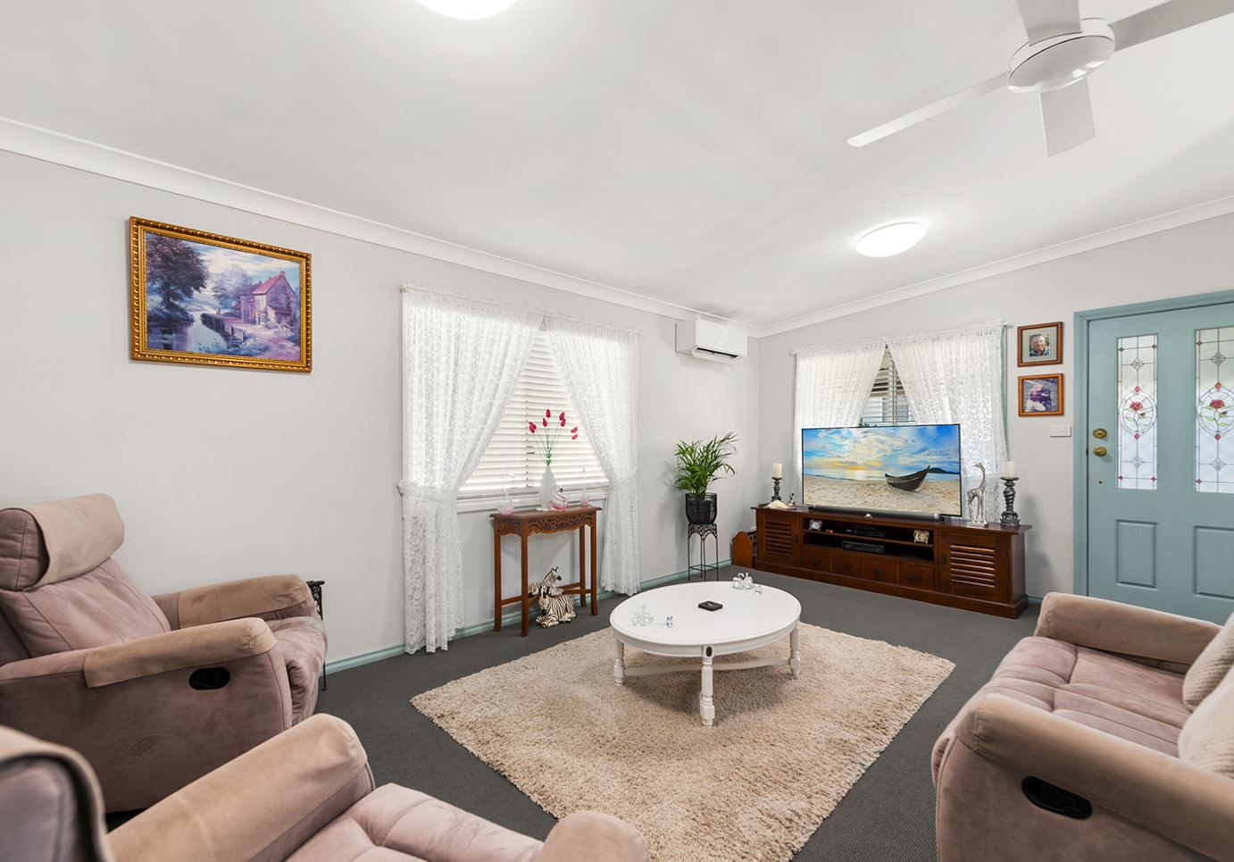 Perfect Presentation - Gorgeous rear garden with park like view - Air Conditioned