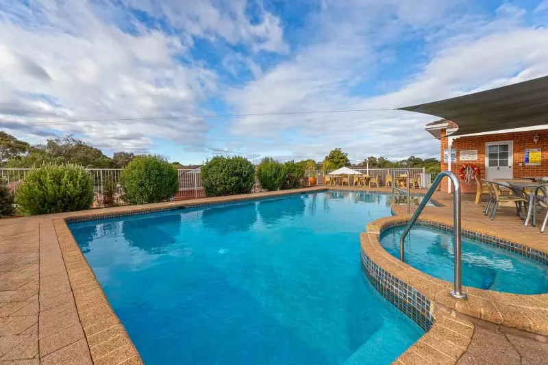 Beautiful Renovated Studio Serviced Apartment for those requiring assisted independent living -DEPOST TAKEN