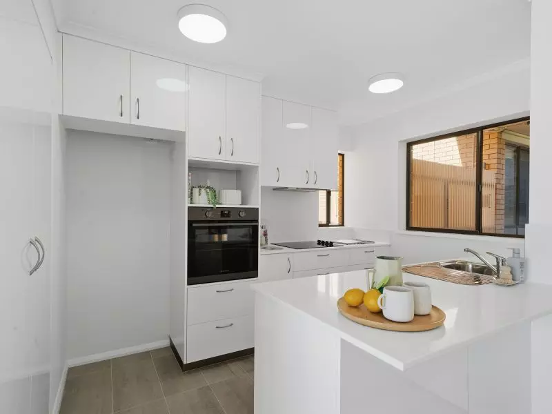 North Facing Villa With Views of Derwent River