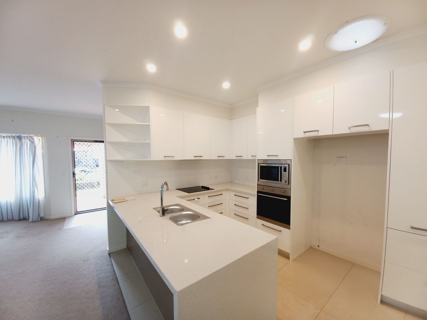 Stunning 3 bedroom stand alone home