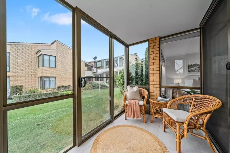Level entry 2-bedroom villa with glimpses of the Derwent River