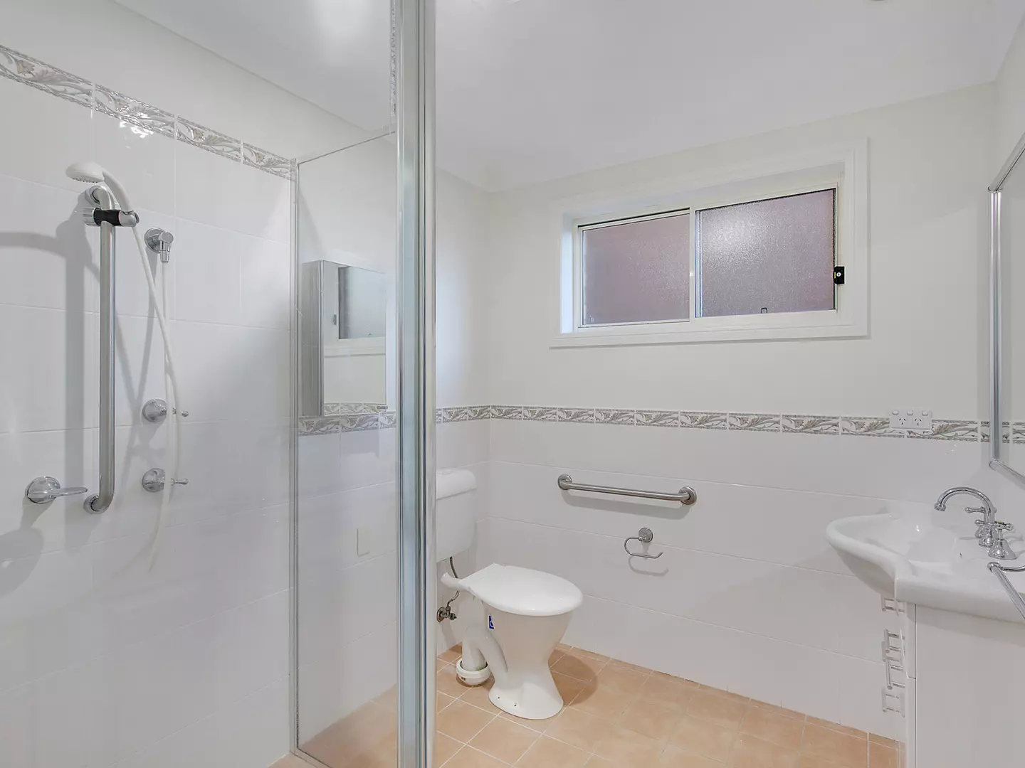 10/12 Laurie Street, Camden View Village, Laurieton