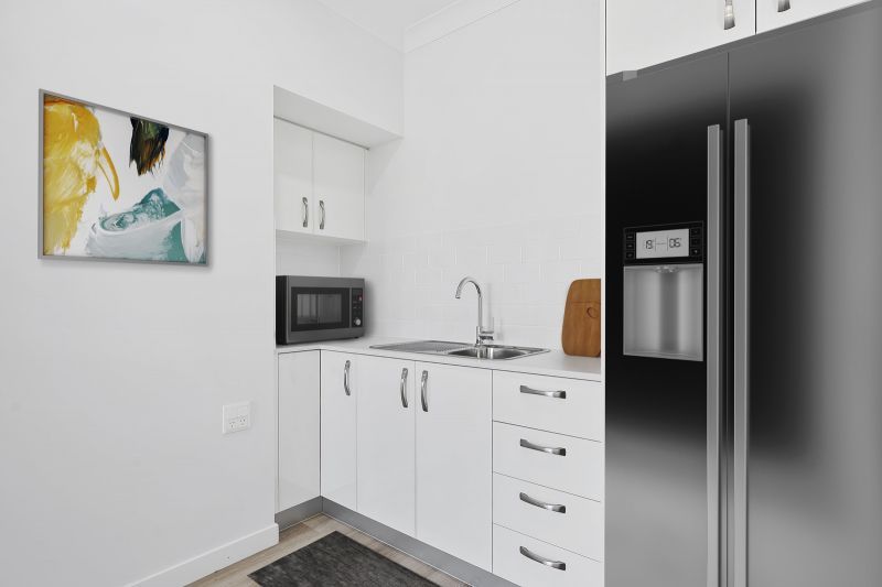 Ground-floor garden apartment!