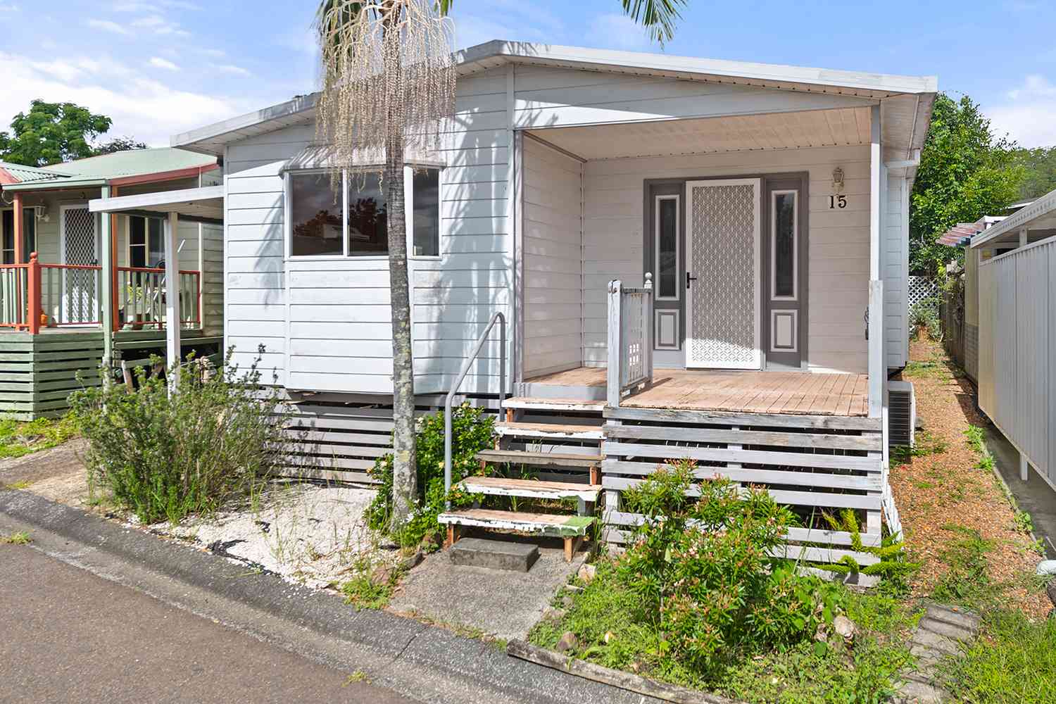 Big Home for Renovators - 2 Living Rooms - Commanding outlook