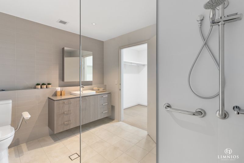 Stunning views from this 6th floor apartment!