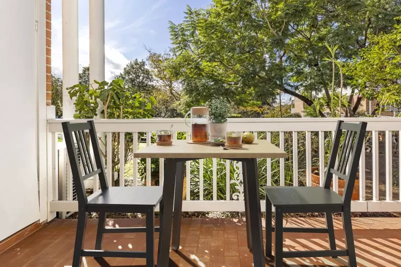 Perfectly located ground floor unit with tranquil garden surrounds.