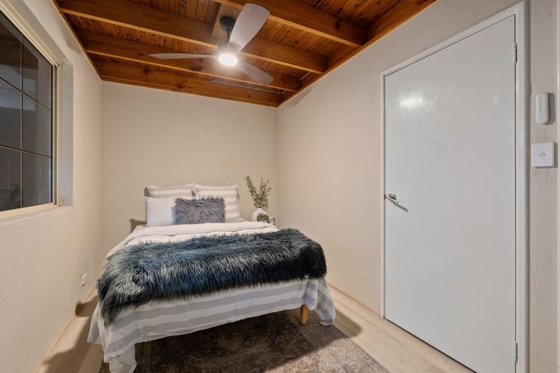 Captivating Cabin-Style  Cottage