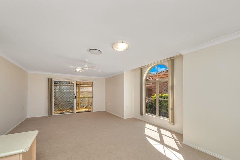 Corner Retreat Opposite Ashton Gardens Hub