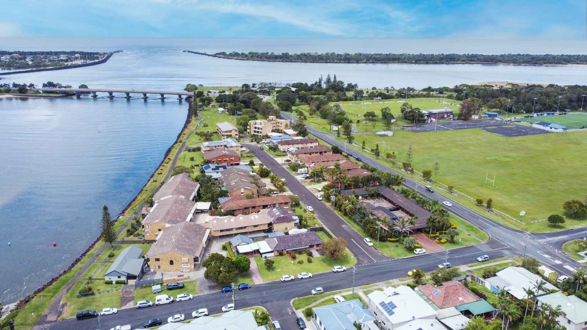 Modern 2 Bedroom Apartment with Large Balcony