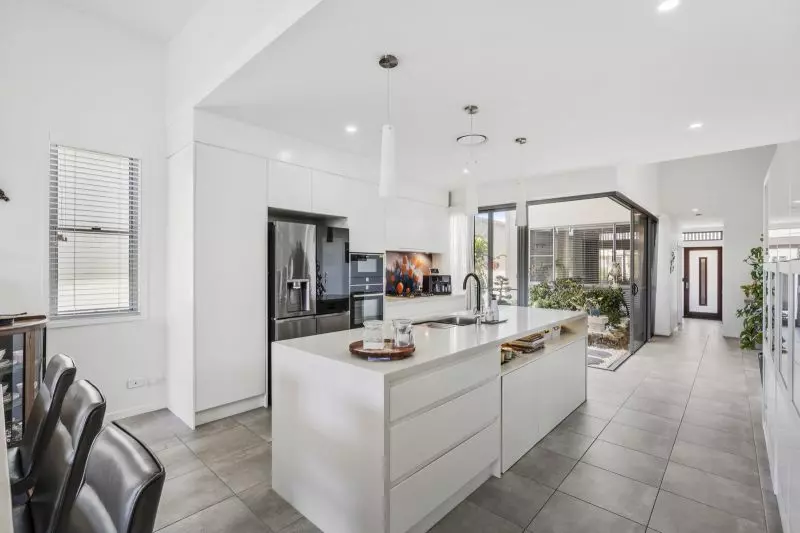 Site 002 - Established Silver Mist I